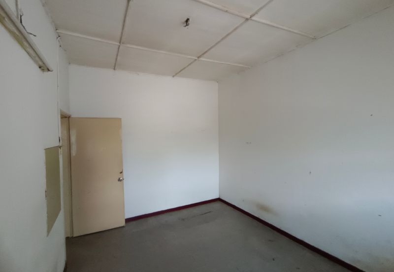 Oug 2 Storey Intermediate Terrace House Biggest Layout For Sale