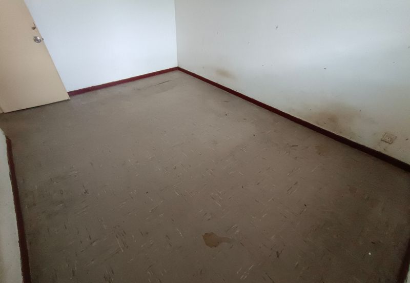 Oug 2 Storey Intermediate Terrace House Biggest Layout For Sale