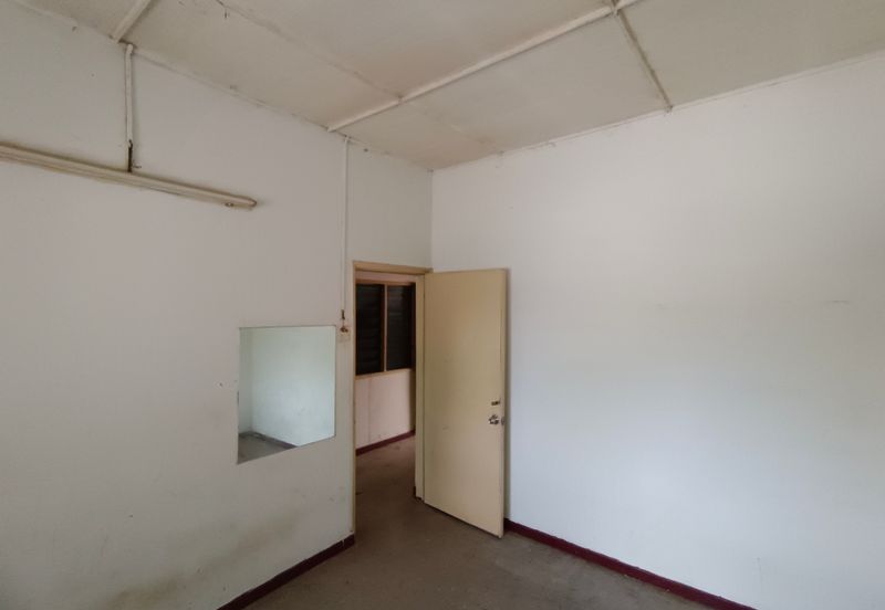 Oug 2 Storey Intermediate Terrace House Biggest Layout For Sale