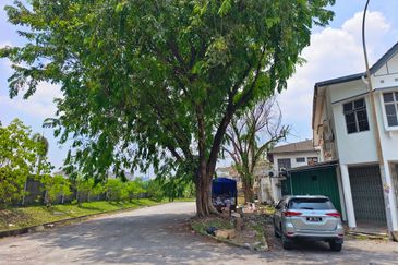 Taman Kinrara Seksyen 2