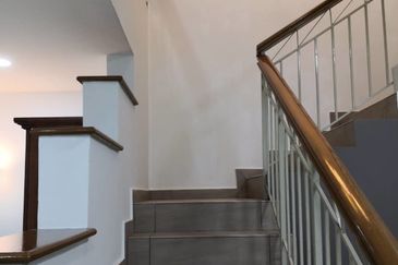 Oug/Sri Petaling 2 Storey Renovated Terrace House For Rent