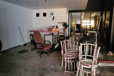 Sri Petaling Upper Floor Corner Office For Rent