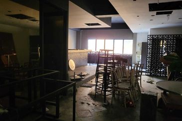 Sri Petaling Upper Floor Corner Office For Rent