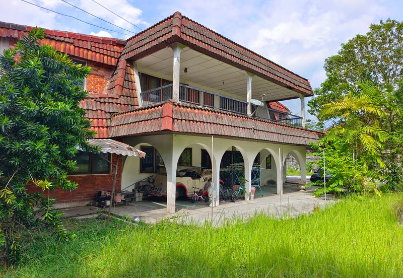 Oug/Taman Yarl Bungalow House with Big Landscape for Sale
