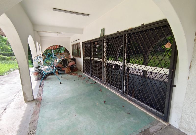 Oug/Taman Yarl Bungalow House with Big Landscape for Sale
