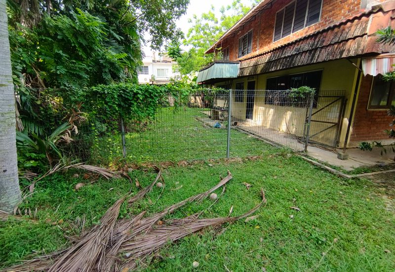 Oug/Taman Yarl Bungalow House with Big Landscape for Sale