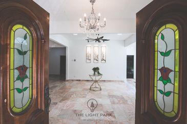 Oug/Taman Yarl 2 Storey Bungalow With Big Landscape For Sale