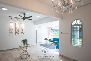 Oug/Taman Yarl 2 Storey Bungalow With Big Landscape For Sale