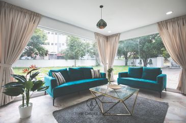 Oug/Taman Yarl 2 Storey Bungalow With Big Landscape For Sale