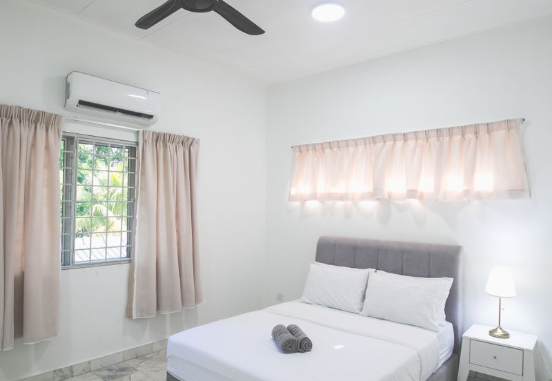 Oug/Taman Yarl 2 Storey Bungalow With Big Landscape For Sale