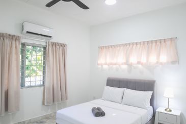 Oug/Taman Yarl 2 Storey Bungalow With Big Landscape For Sale