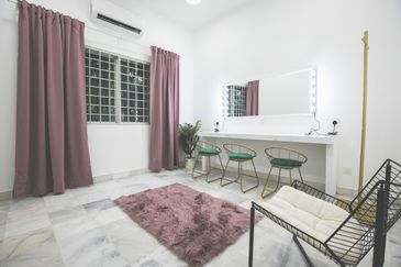 Oug/Taman Yarl 2 Storey Bungalow With Big Landscape For Sale