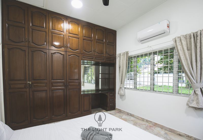 Oug/Taman Yarl 2 Storey Bungalow With Big Landscape For Sale