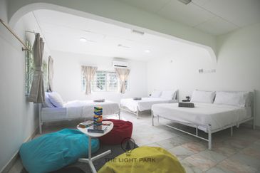 Oug/Taman Yarl 2 Storey Bungalow With Big Landscape For Sale