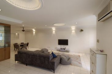 Oug/Happy Garden Renovated 2 Storey Terrace House with Wide Road For Sale