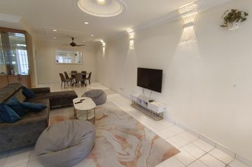 Oug/Happy Garden Renovated 2 Storey Terrace House with Wide Road For Sale