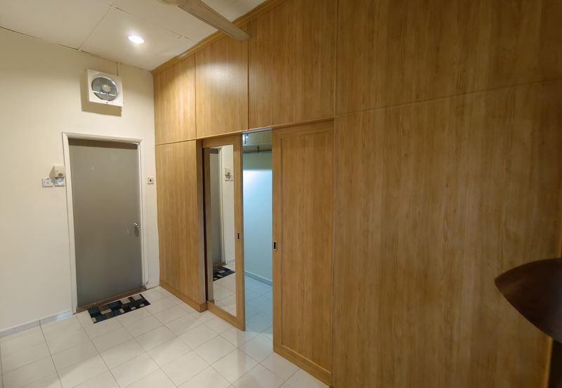 Oug/Happy Garden Renovated 2 Storey Terrace House with Wide Road For Sale