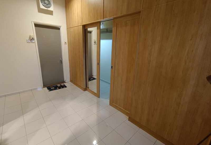 Oug/Happy Garden Renovated 2 Storey Terrace House with Wide Road For Sale