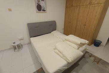 Oug/Happy Garden Renovated 2 Storey Terrace House with Wide Road For Sale