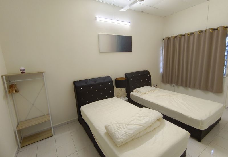 Oug/Happy Garden Renovated 2 Storey Terrace House with Wide Road For Sale