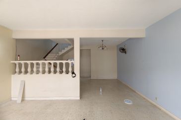 Oug 2 Storey Terrace House For Rent