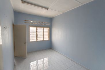 Oug 2 Storey Terrace House For Rent