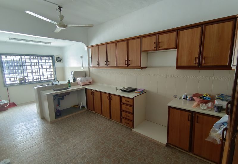 Oug 2 Storey Terrace Endlot House with Wider Road for Sale