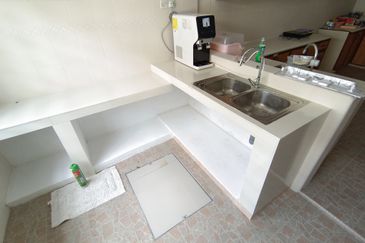 Oug 2 Storey Terrace Endlot House with Wider Road for Sale