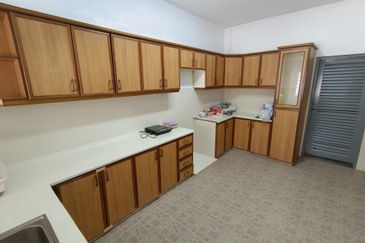 Oug 2 Storey Terrace Endlot House with Wider Road for Sale