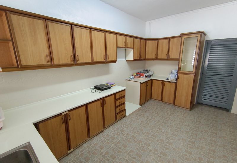 Oug 2 Storey Terrace Endlot House with Wider Road for Sale