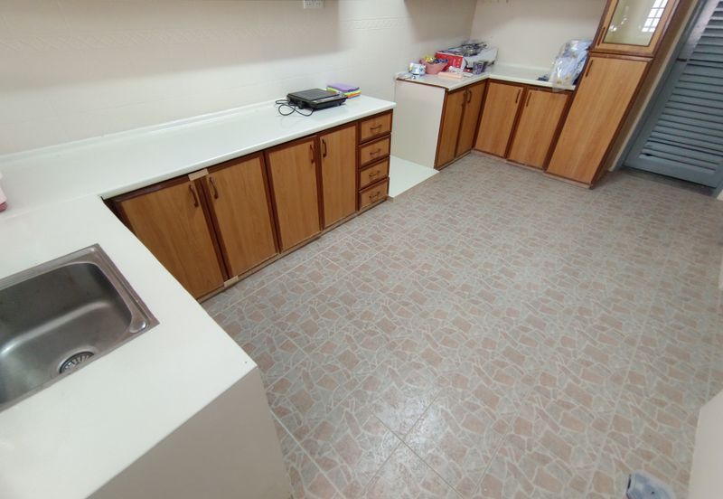 Oug 2 Storey Terrace Endlot House with Wider Road for Sale