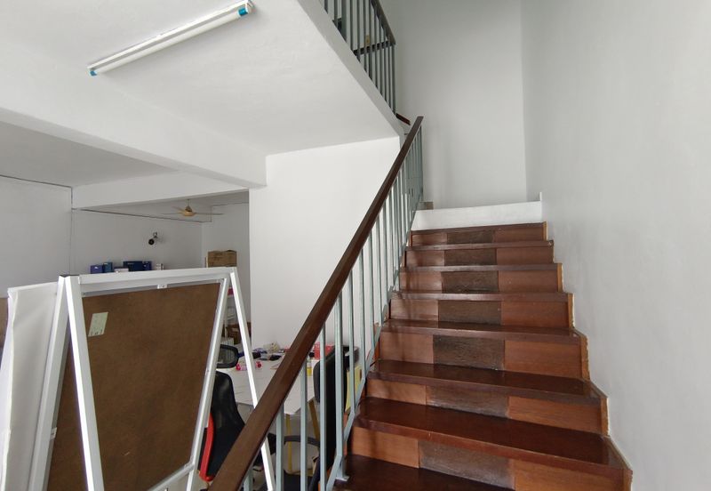 Oug 2 Storey Terrace Endlot House with Wider Road for Sale