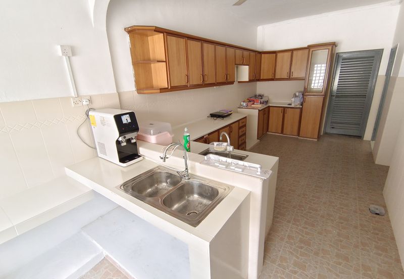 Oug 2 Storey Terrace Endlot House with Wider Road for Sale