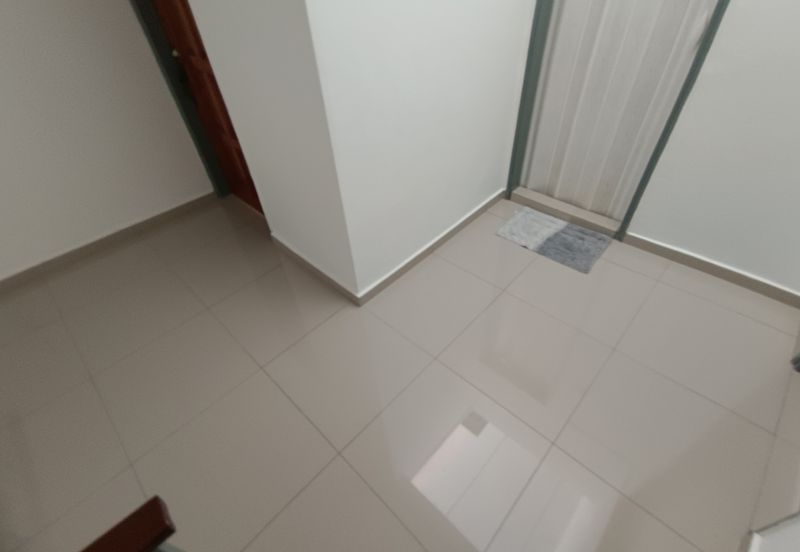 Oug 2 Storey Terrace Endlot House with Wider Road for Sale