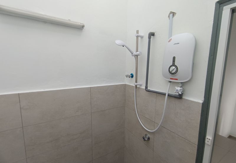 Oug 2 Storey Terrace Endlot House with Wider Road for Sale