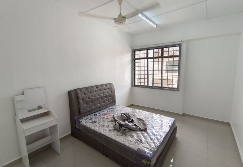 Oug 2 Storey Terrace Endlot House with Wider Road for Sale