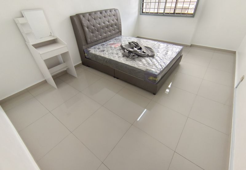 Oug 2 Storey Terrace Endlot House with Wider Road for Sale