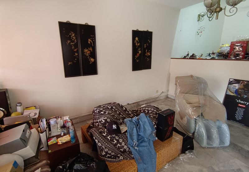 Oug 2 Storey Terrace Split Floor House with 4 Bathrooms For Sale