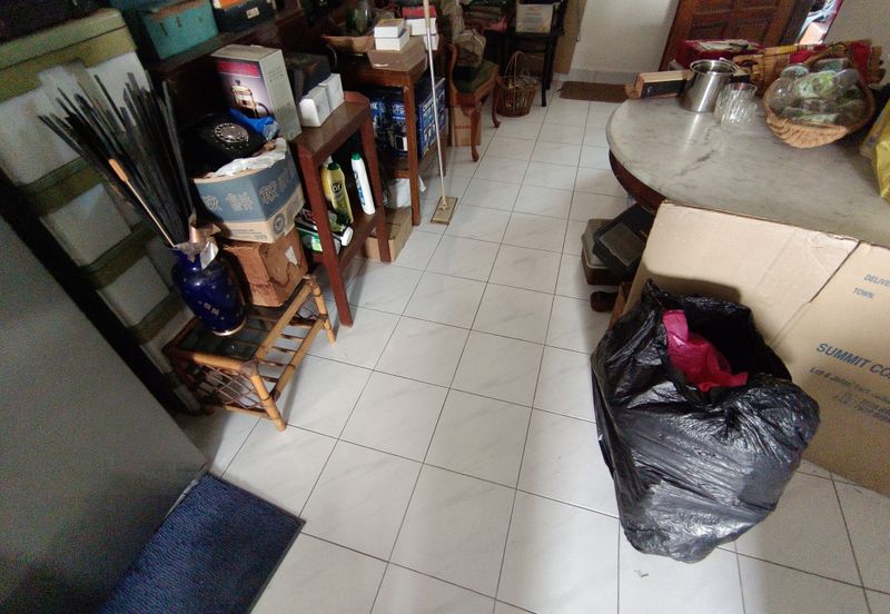 Oug 2 Storey Terrace Split Floor House with 4 Bathrooms For Sale