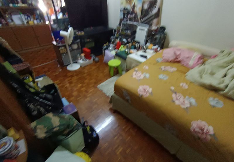 Oug 2 Storey Terrace Split Floor House with 4 Bathrooms For Sale