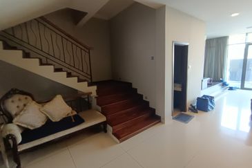 Oug/Taman Yarl 3 Storey Semi D With ID Design For Sale
