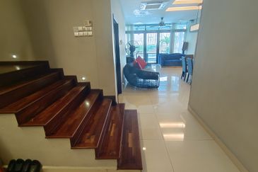 Oug/Taman Yarl 3 Storey Semi D With ID Design For Sale