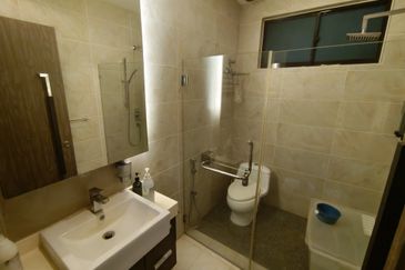 Oug/Taman Yarl 3 Storey Semi D With ID Design For Sale