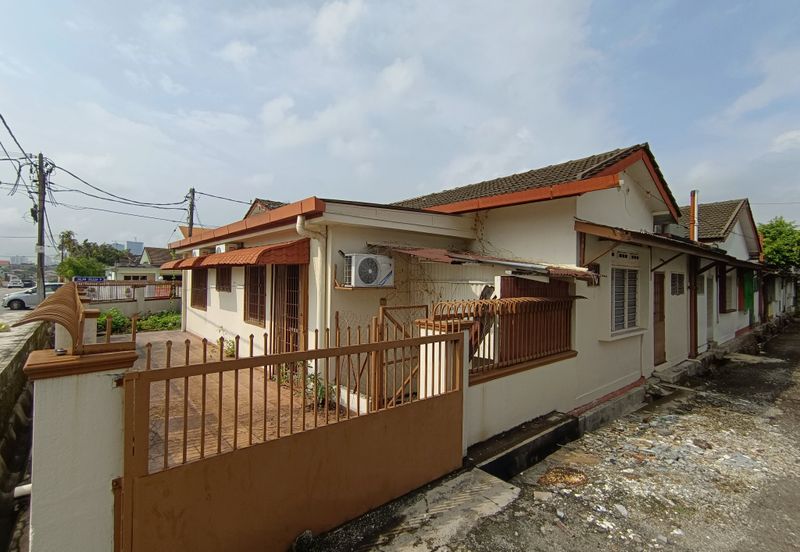 Oug/Happy Garden 1 Storey Corner Terrace House For Sale