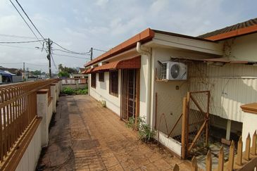 Oug/Happy Garden 1 Storey Corner Terrace House For Sale