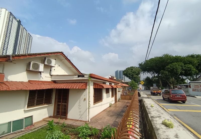 Oug/Happy Garden 1 Storey Corner Terrace House For Sale