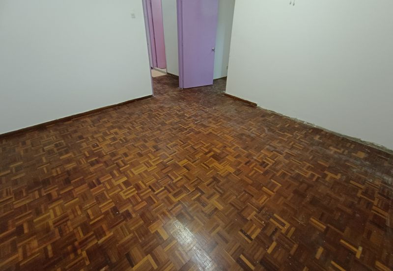 Oug 2 Storey Terrace House With Quiet Area For Sale