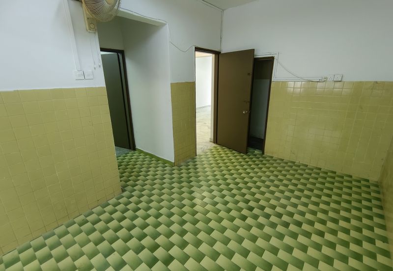 Oug 2 Storey Terrace House With Quiet Area For Sale