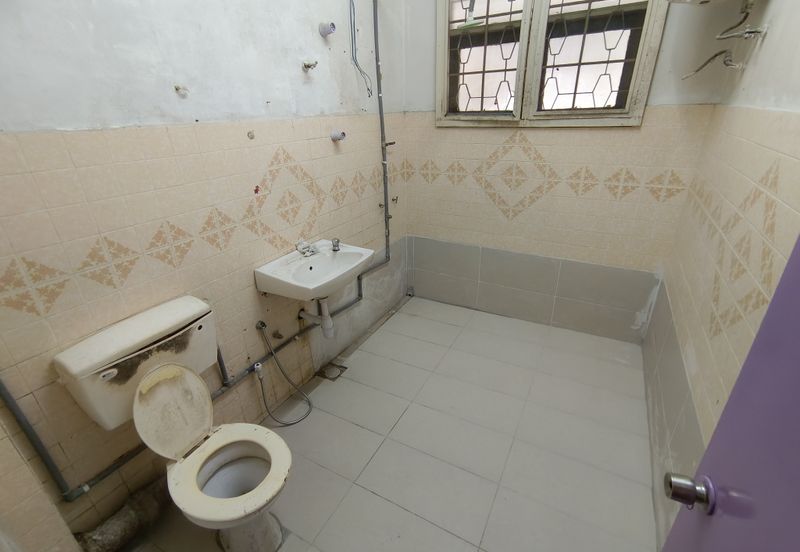 Oug 2 Storey Terrace House With Quiet Area For Sale