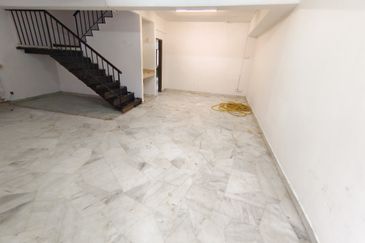 Oug 2 Storey Terrace House With Quiet Area For Sale